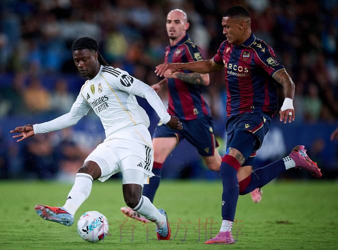 西甲-拼到最后!本泽马魔笛破门 皇马2-1黄潜拿第2